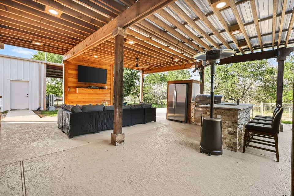 Texas Ranches with Barns | Equestrian Properties for Sale