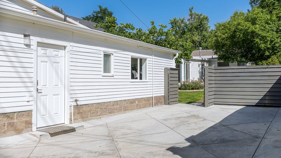 1836 Mapleton Avenue