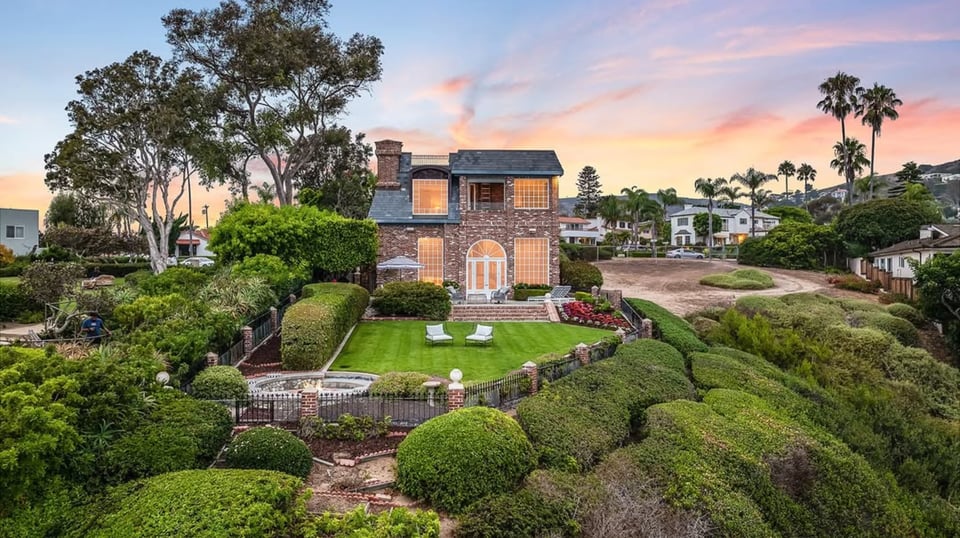 245 Crescent Bay Dr | Annie Clougherty Team
