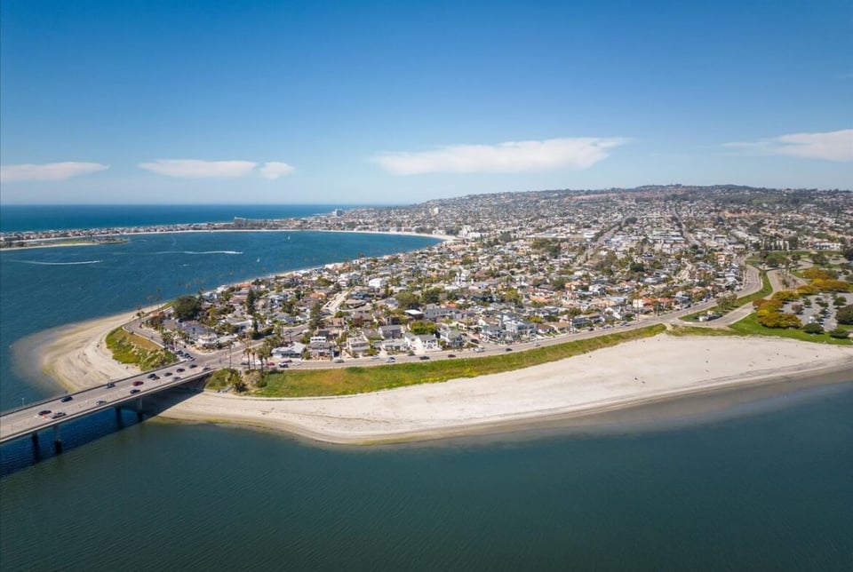 Crown Point Neighborhood Guide | Explore Bayfront Living