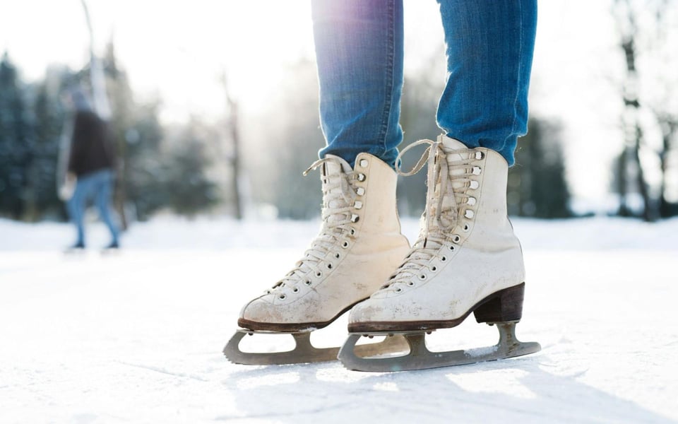 Telluride in Winter: Snowshoeing, Ice Skating, and More | Blog | JW Group