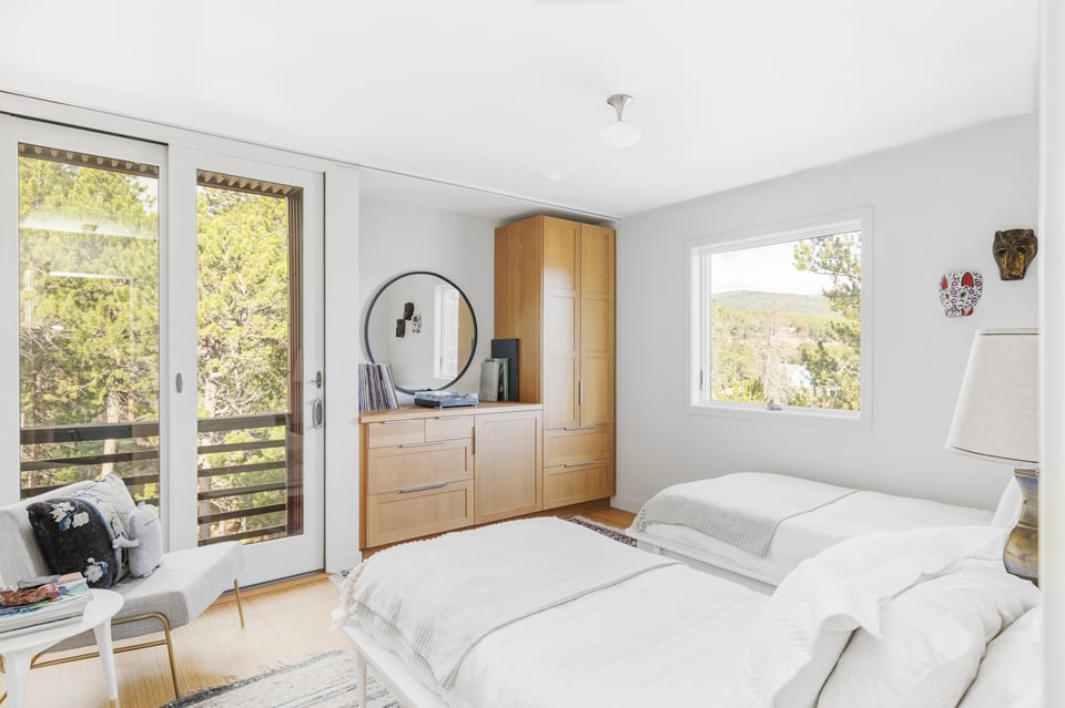 6 E Pine Street