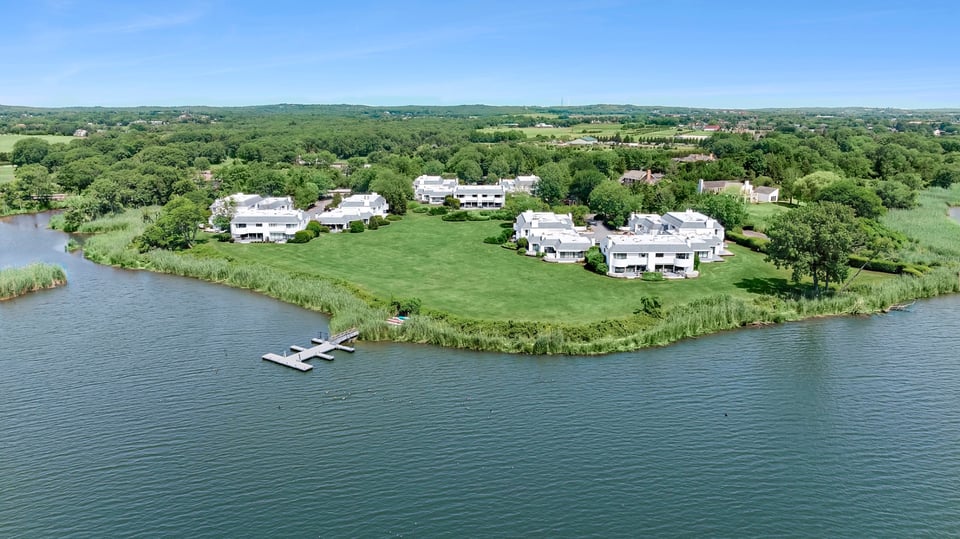 4 Reed Pond Court