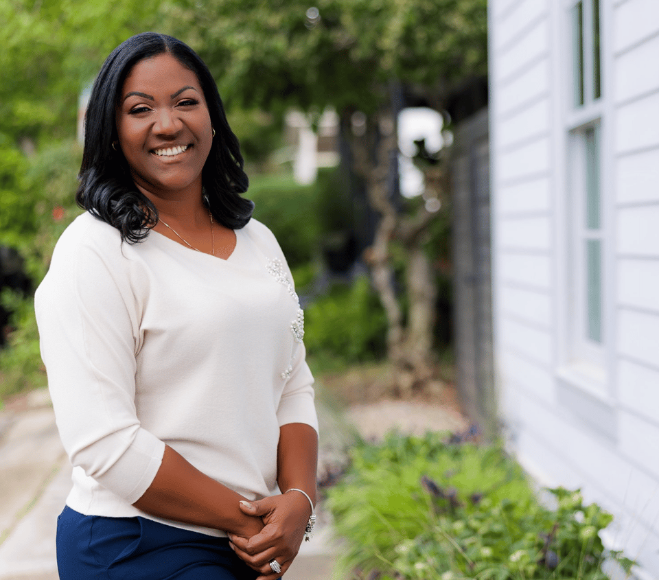 Carmen Short - Monegro