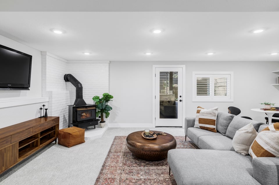 3865 Newport Lane