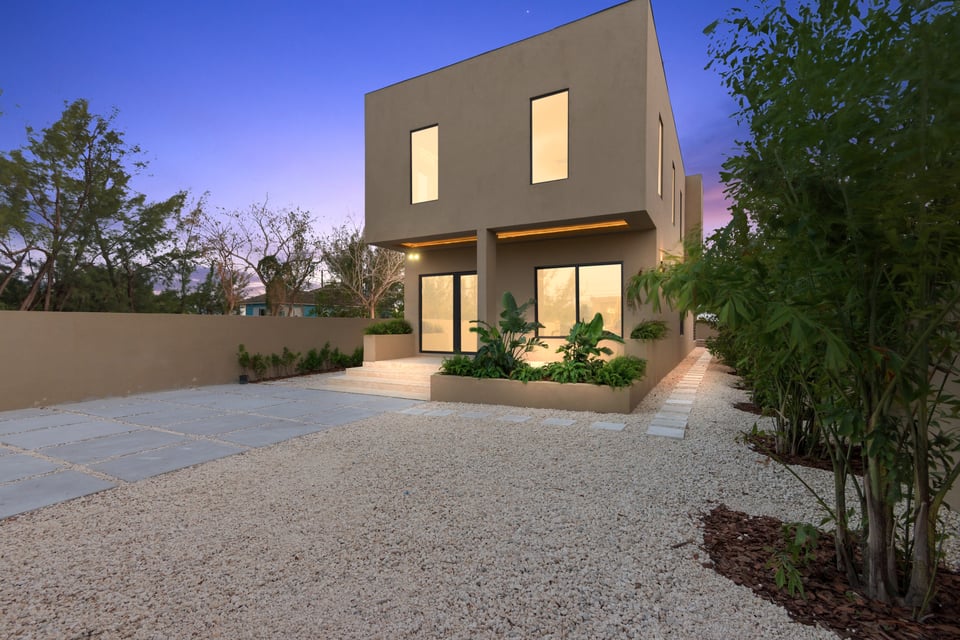 Villa Sol — New Luxury Beachfront Home Adelaide New Providence | MAISON ...