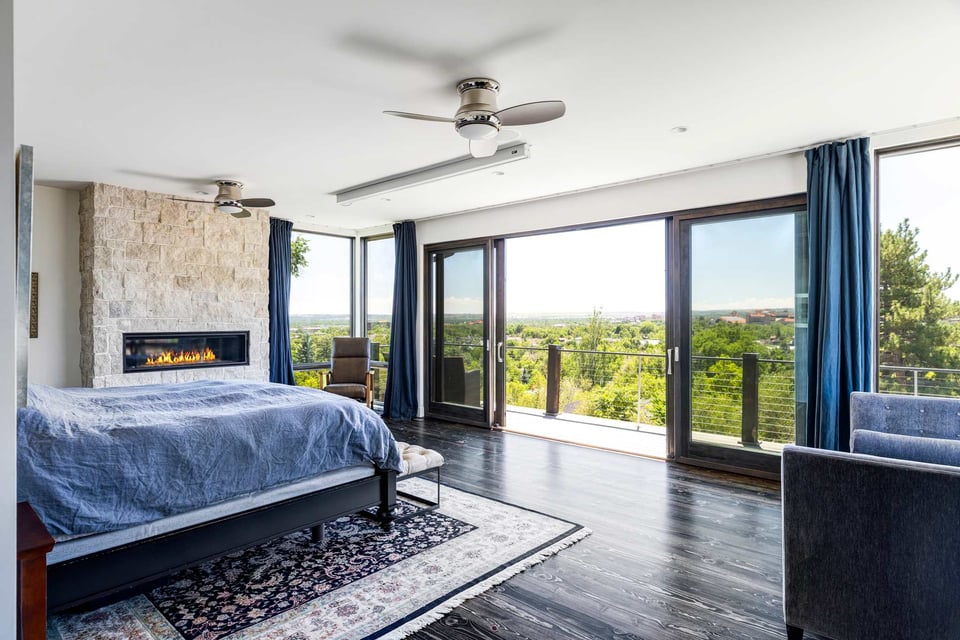 1760 Sunset Boulevard