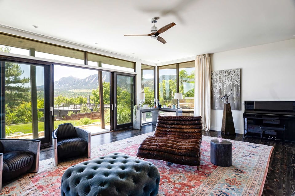 1760 Sunset Boulevard