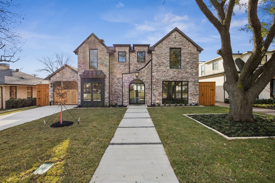 6860 Southridge | Development | Brickment Homes