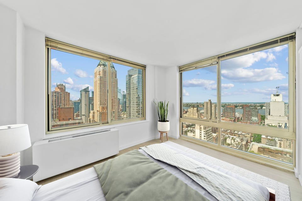 260 W 54th St #22G