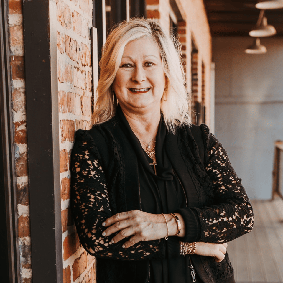 Introducing Jan Tiano: Skilled Real Estate Agent