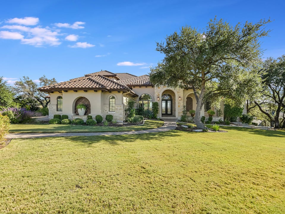 2026 REAL ESTATE OUTLOOK WHAT LEADING HOUSING ECONOMISTS ARE visual data 2