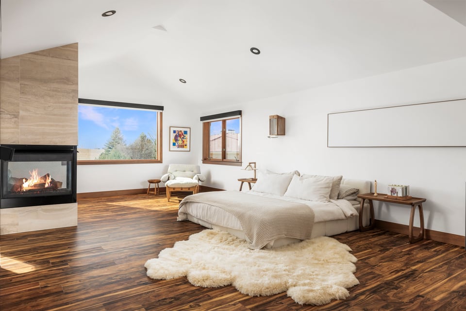 8906 Little Raven Trail