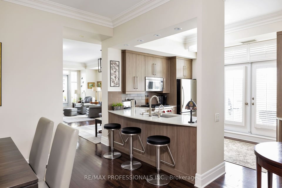 LOWER PENTHOUSE LUXURY | Toronto Real Estate | Penthouse Queen