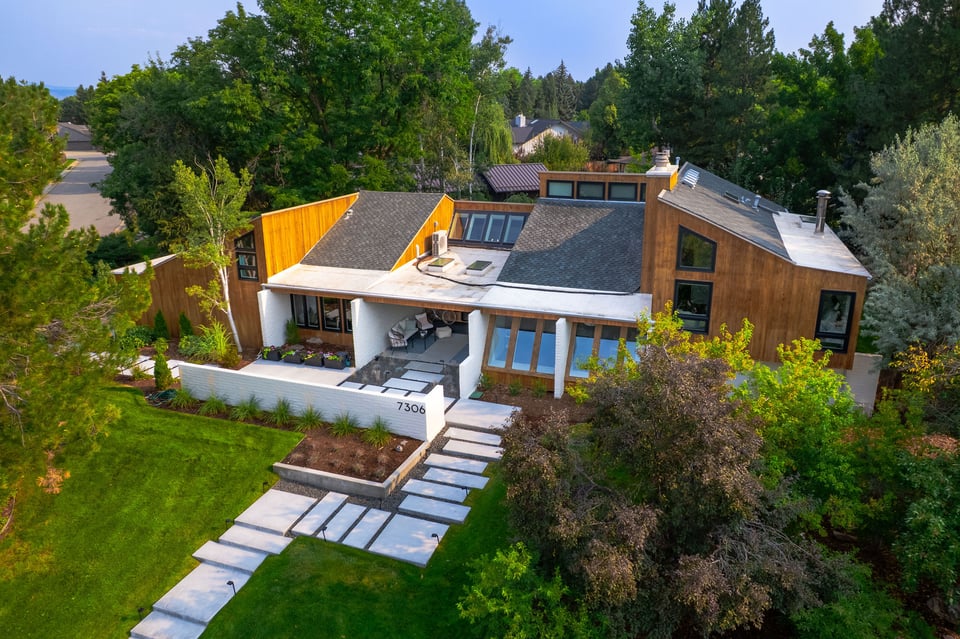 7306 Island Circle