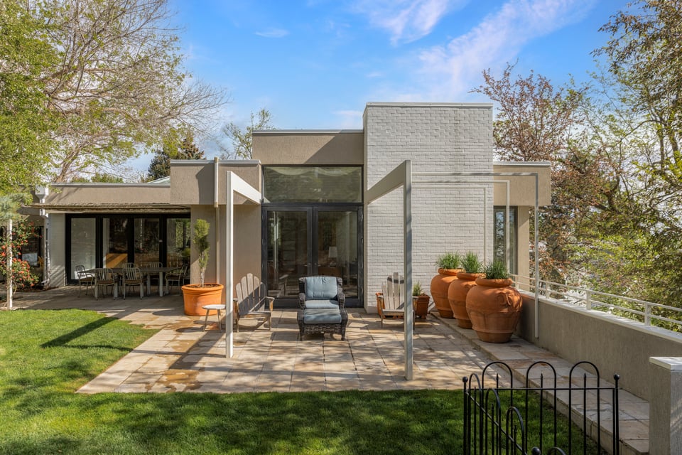 855 Circle Drive