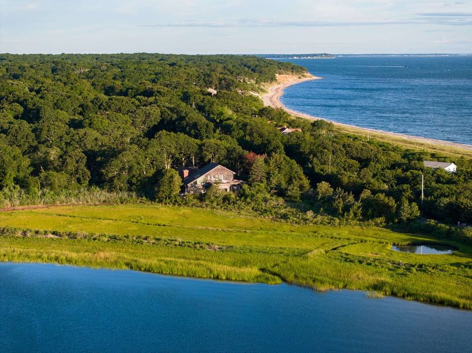 Waterfront Designer Beach House With Majestic Views | Dana Trotter ...