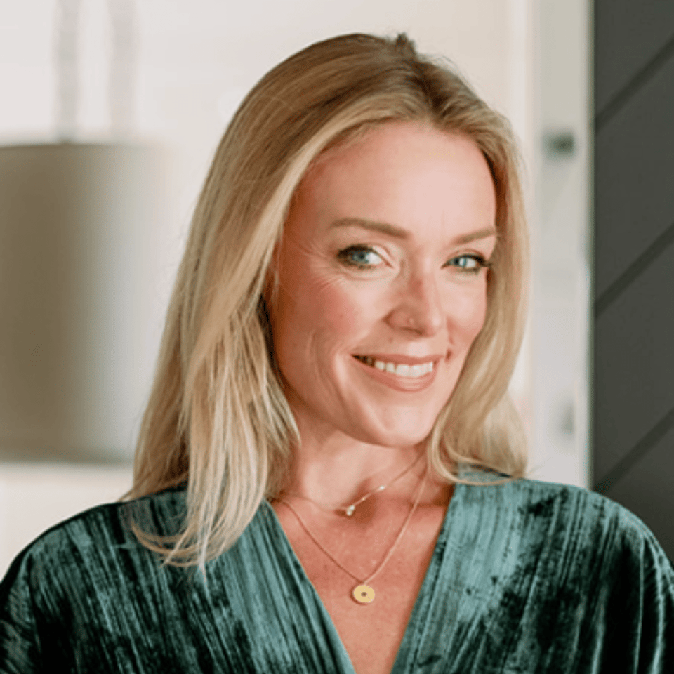 Claire  Pope