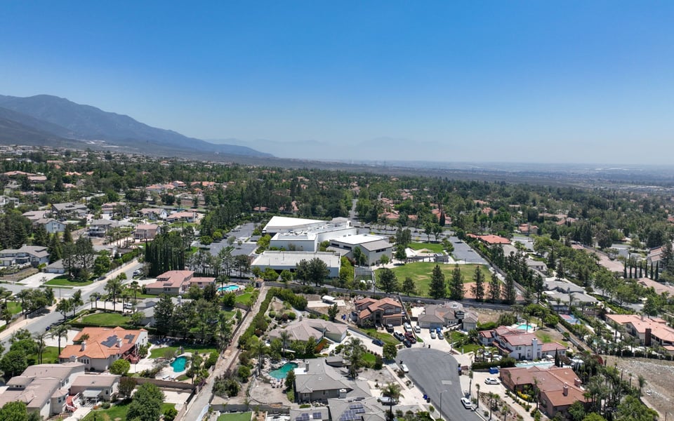 Alta loma | Neighborhood Guide