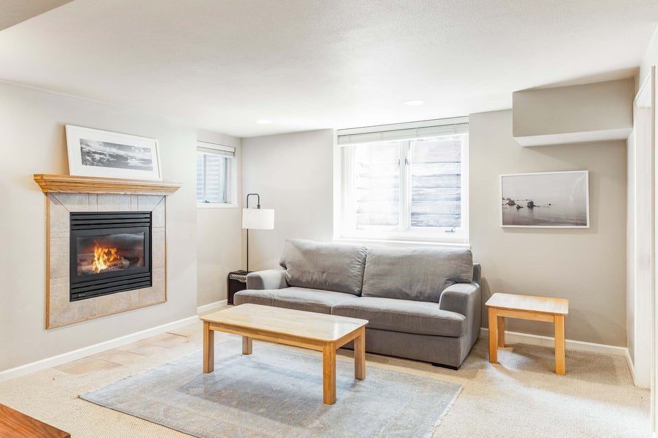 6095 Old Brompton Road