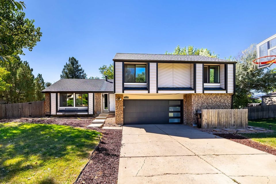 7466 Old Post Road