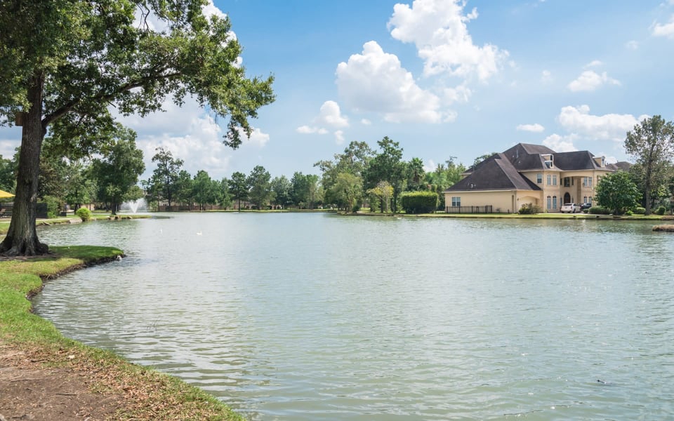 Lake Houston | Neighborhood Guide | Alison Sewell