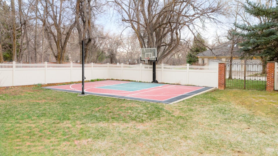 2485 Agate Lane