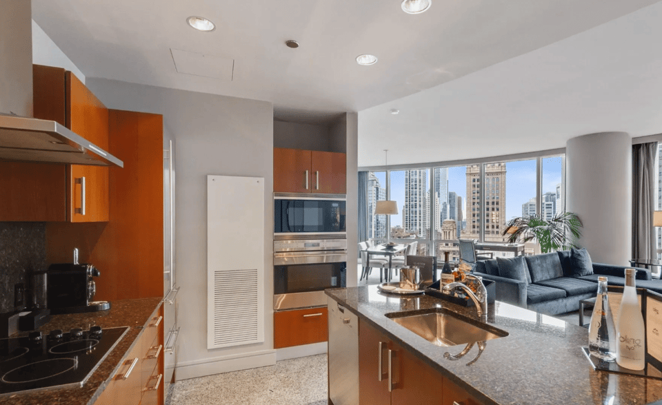 8 Tips for Staging Your Chicago Kitchen | MB Luxury Group