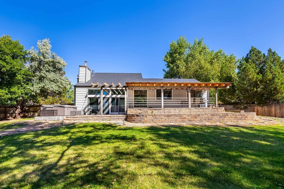 7466 Old Post Road