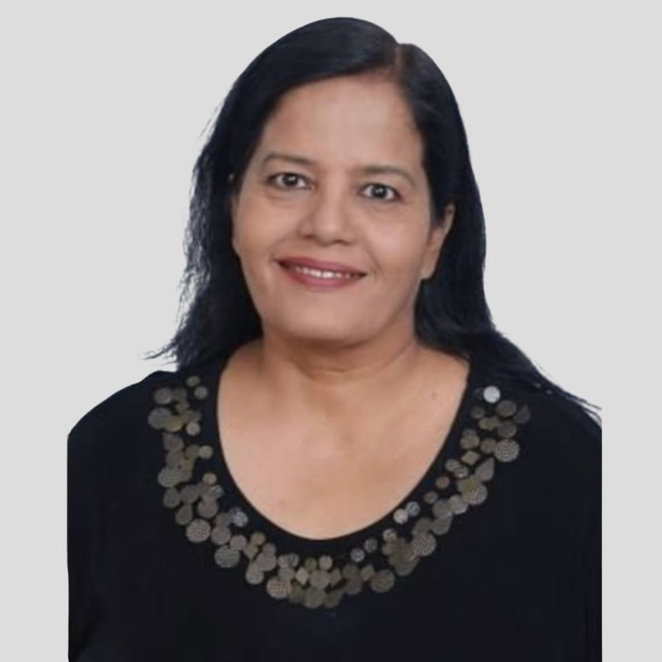 About Fehmida Qureshi