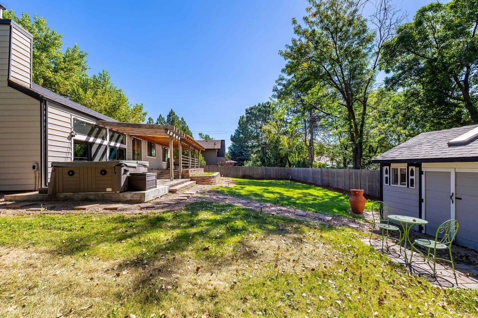 7466 Old Post Road