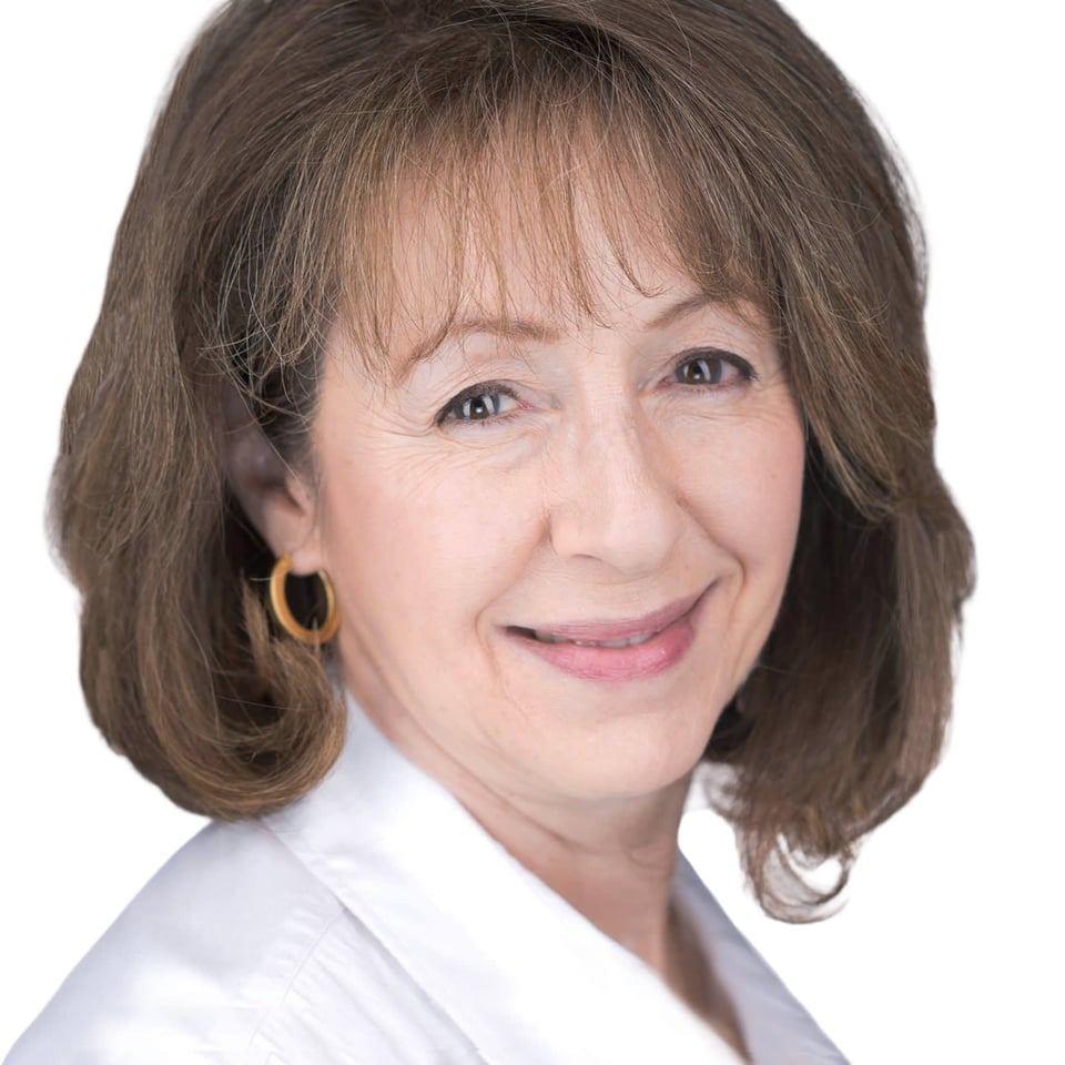 About Elizabeth Dixon