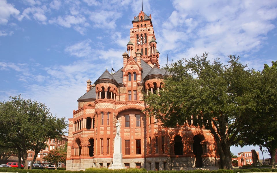 Waxahachie, TX Neighborhood Guide | Explore Homes Now