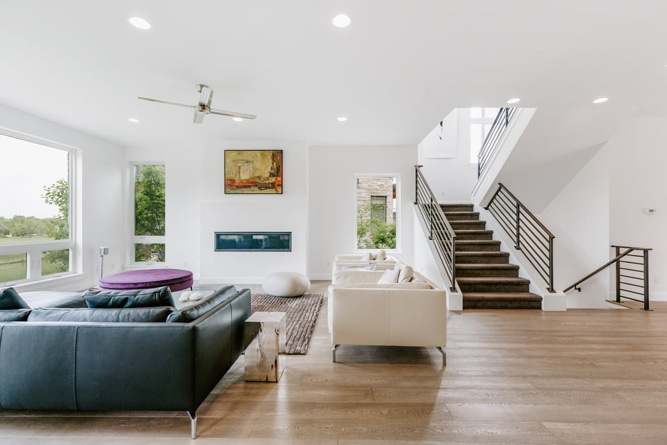 1075 Redwood Avenue