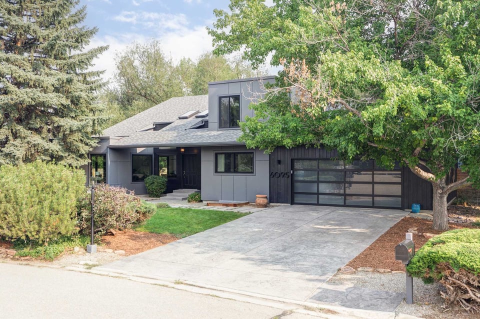 6095 Old Brompton Road