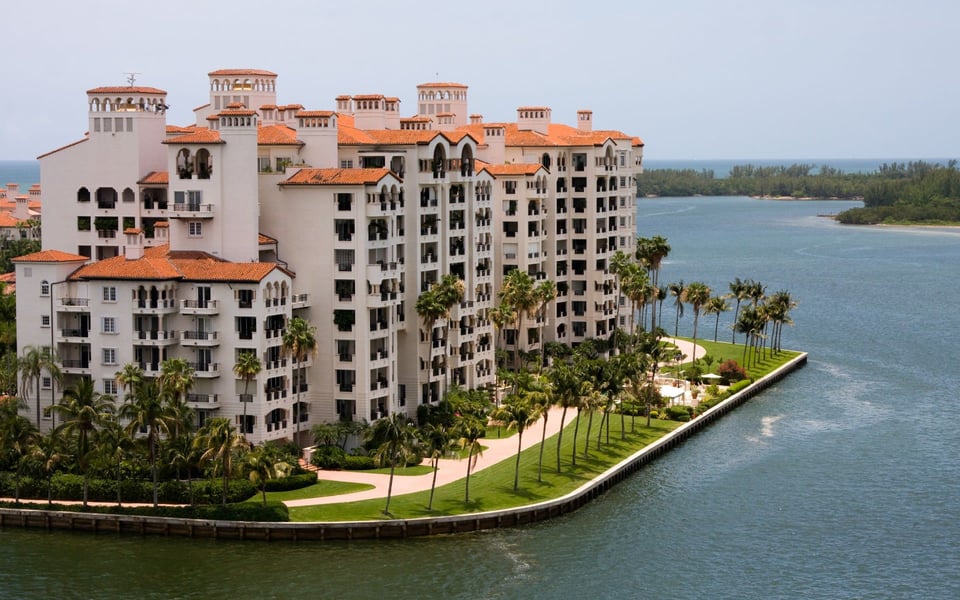 Ultimate Guide to Condo Living: Comfort & Convenience