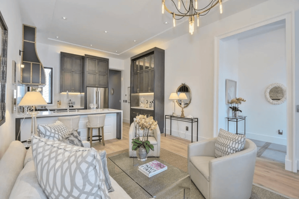 Snapshot of Luxury Penthouse With Unbeatable Farallon Views Sf