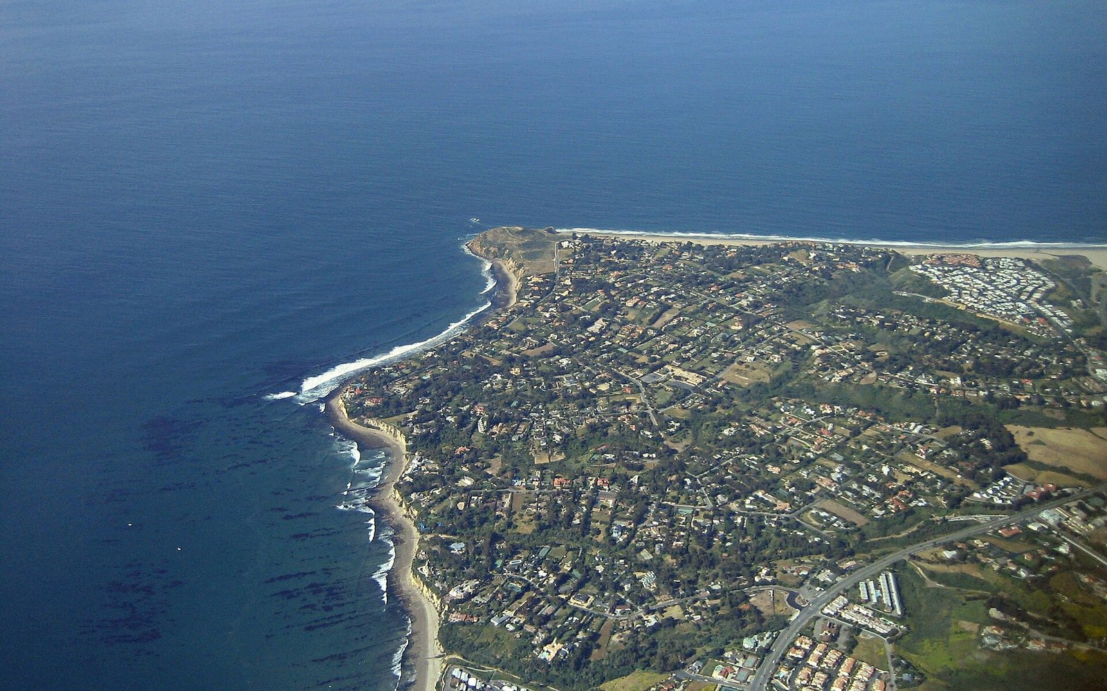 Point Dume homes and coastline seen from the air in April 2005