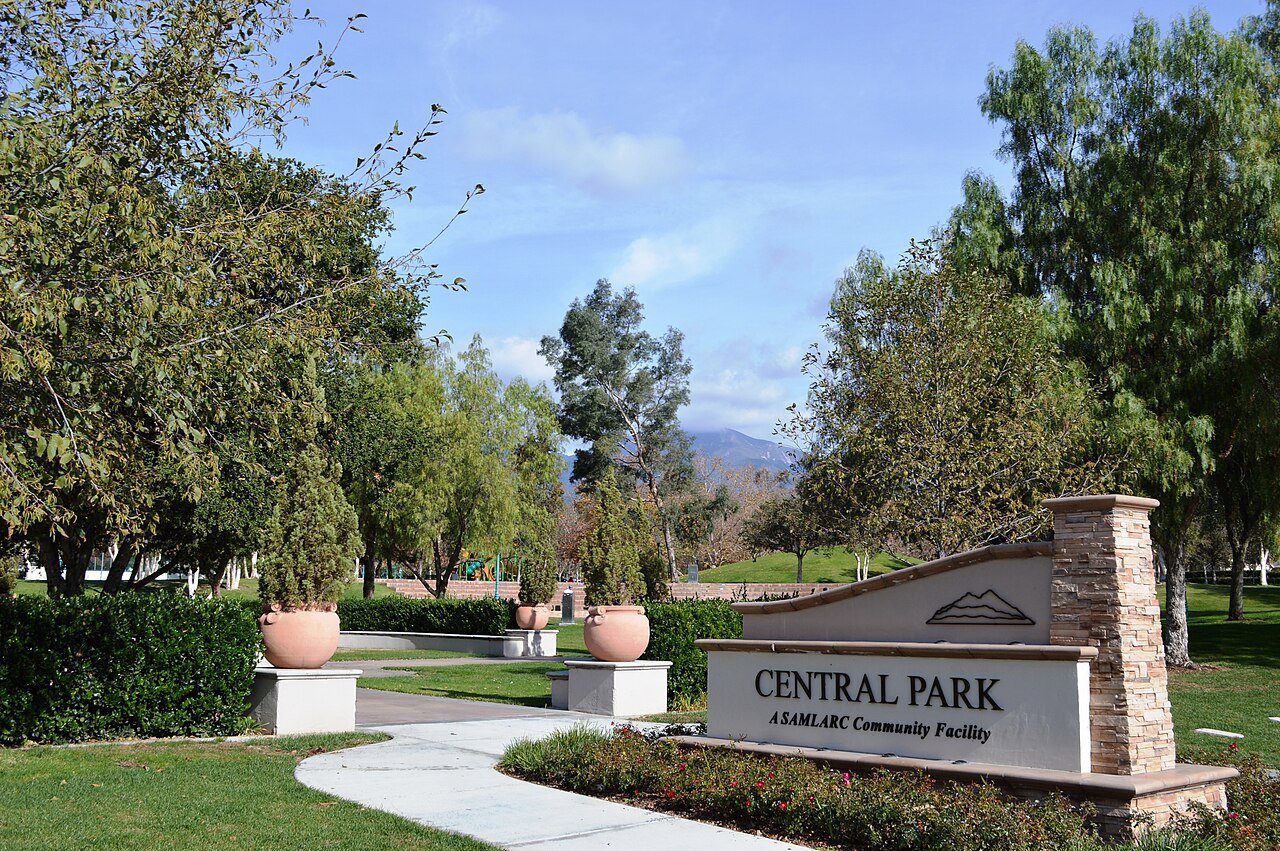 Central Park sign and landscaped path in Rancho Santa Margarita