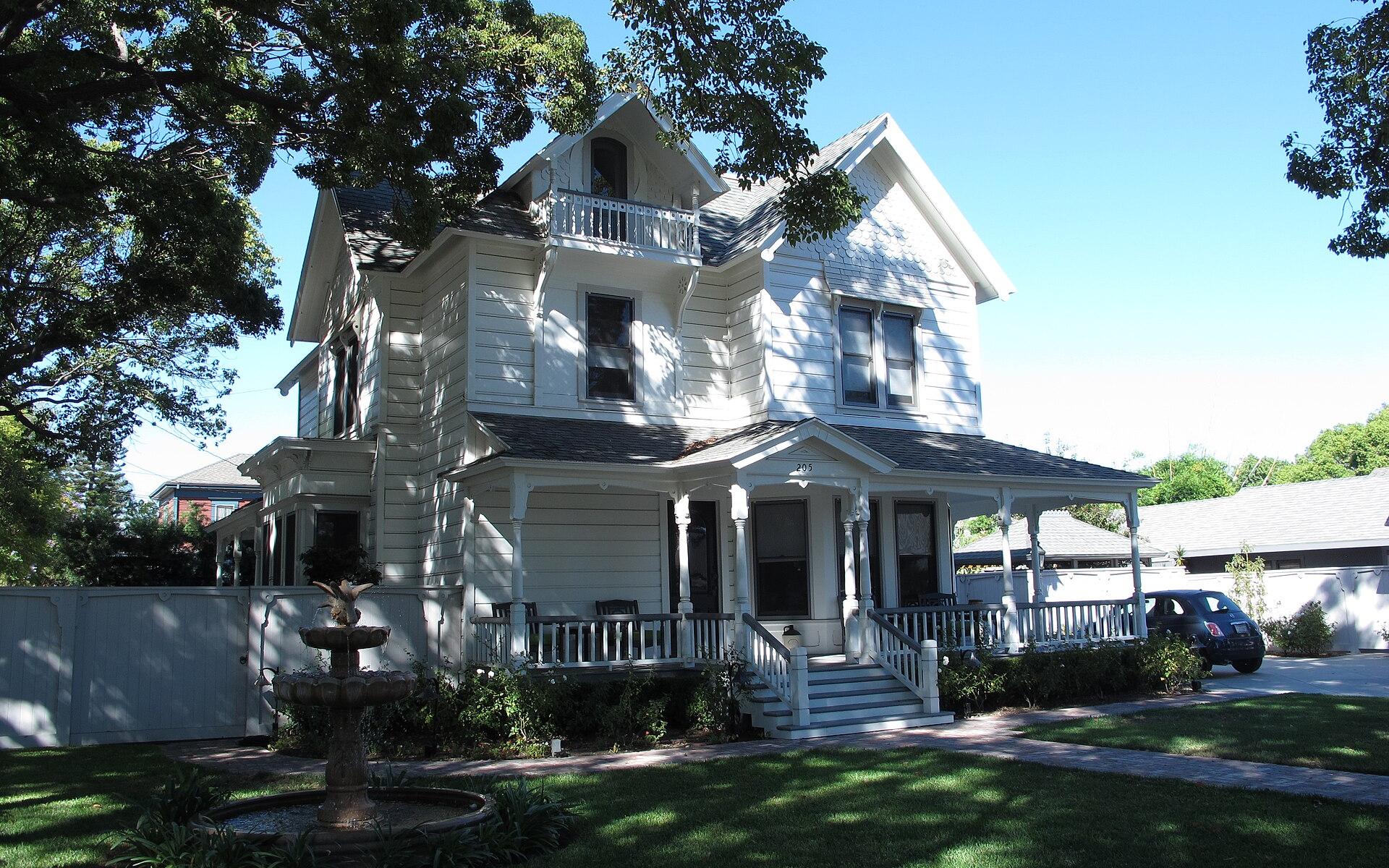 Historic house at 205 East Palmyra Avenue in Orange