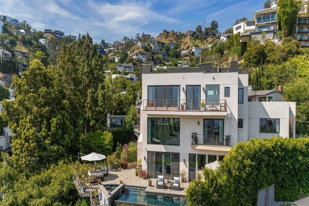 Aria Manor, Sunset Plaza Dr, 90069