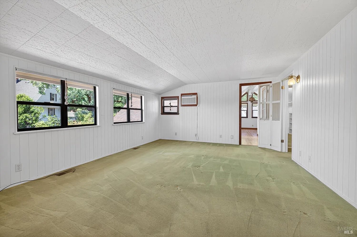 2453 Delevan Way