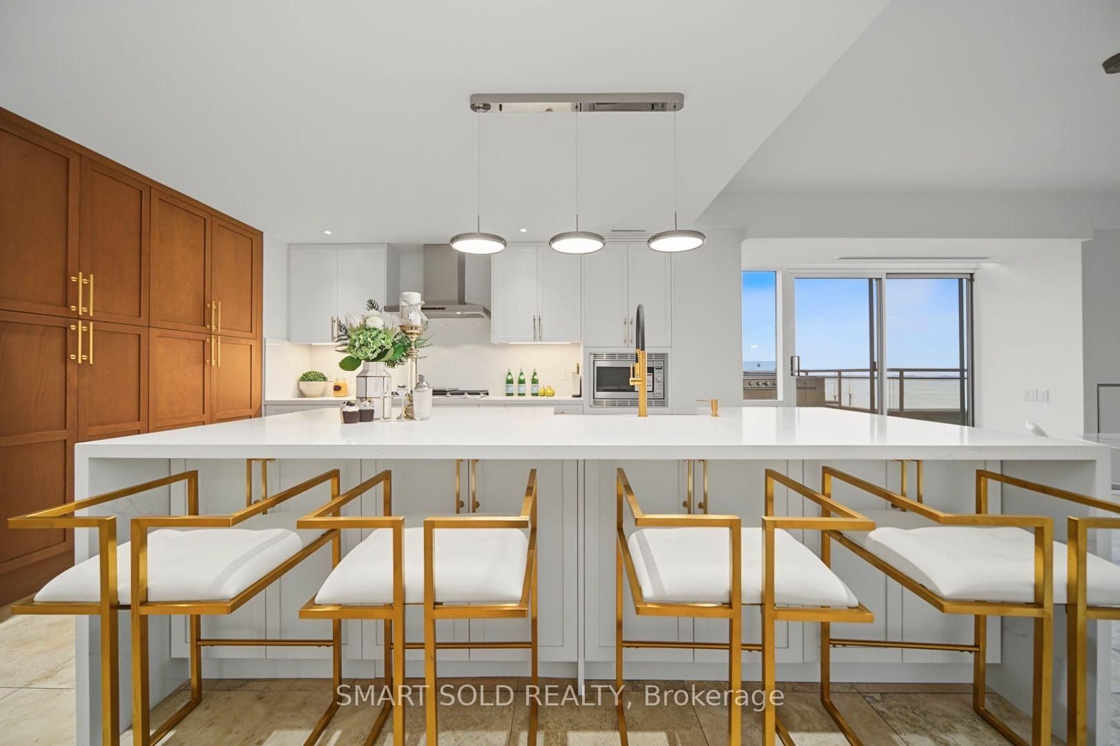 PRESTIGE AT 500 QUEENS QUAY WEST