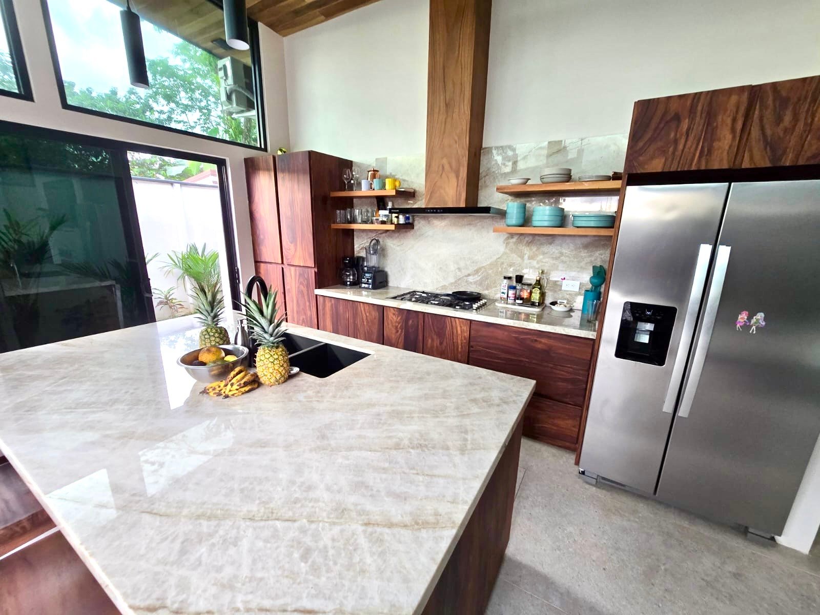 Tropical Modern Villa in Uvita – 3BR Retreat with Large Pool Near the Beach