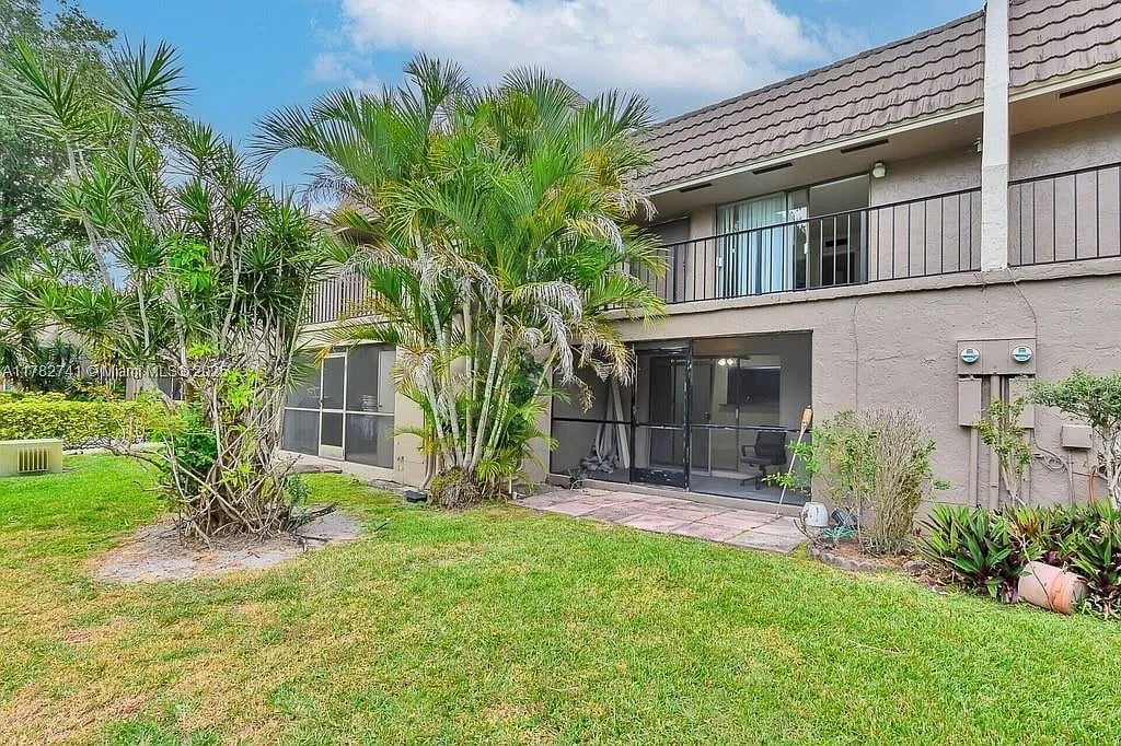 9050 NW 28th St Apt 114