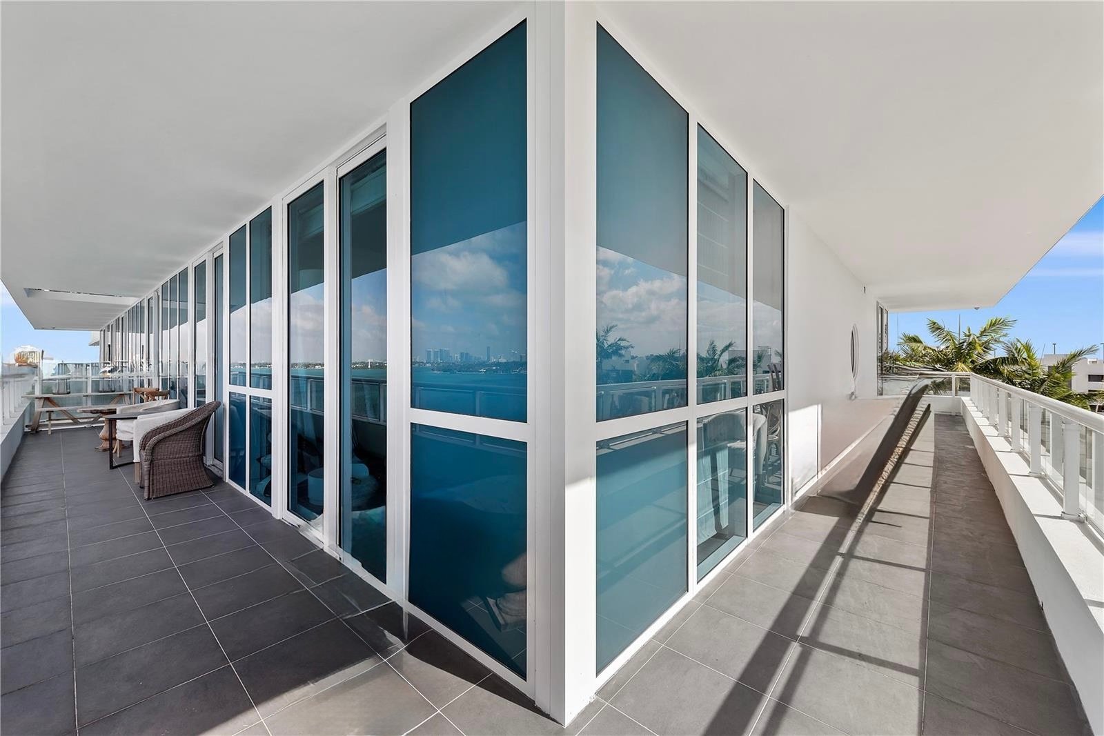 520 WEST AVE #801