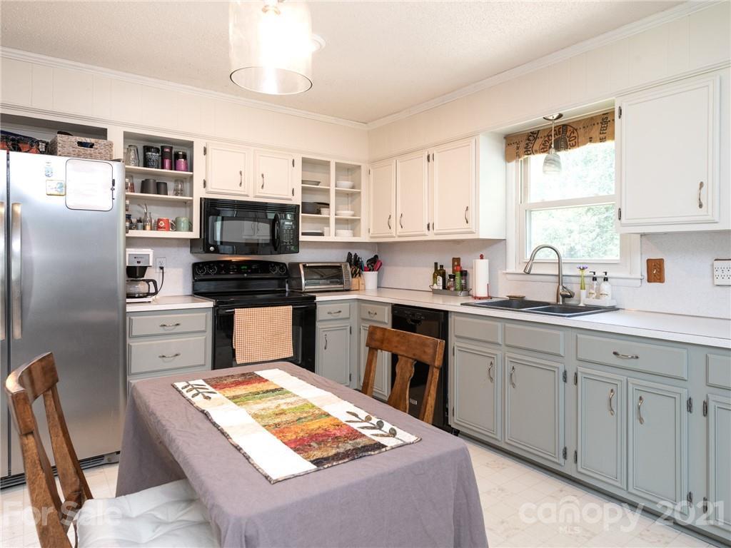 10116 Windrift Rd