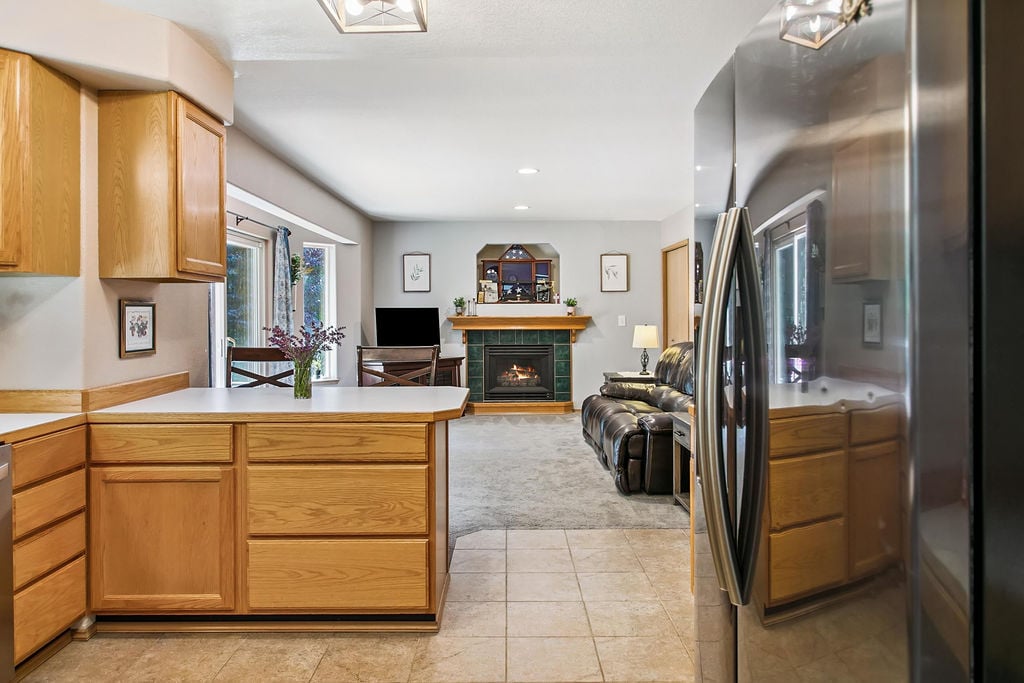 2147 Dunrobin Lane E