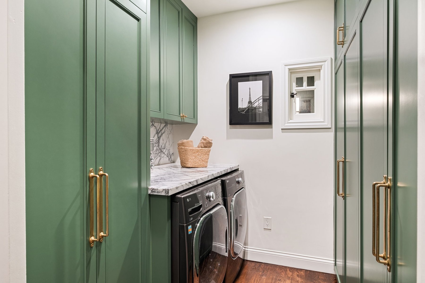 564 S Van Ness Ave, Windsor Square