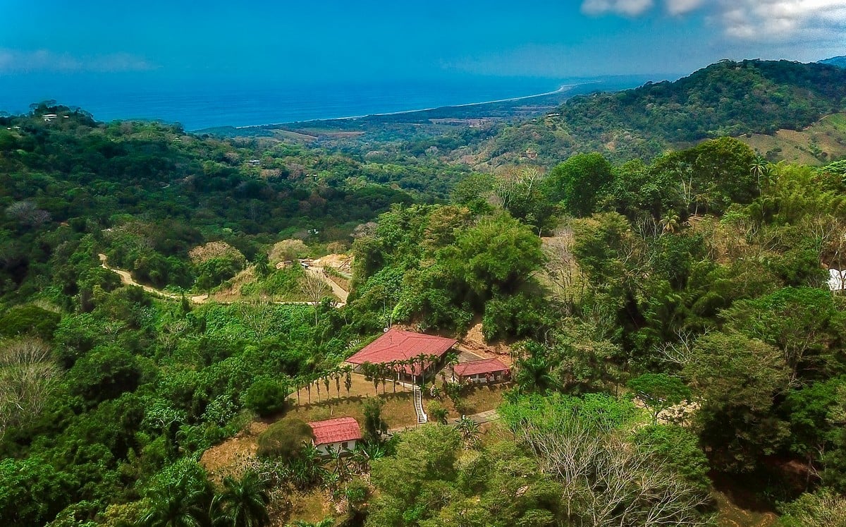 3.64 ACRES – 3 Bedroom Home With Expansive Ocean Views, Multiple Areas to Build, Public Road With Commercial Potential, 10min to the Beach!!